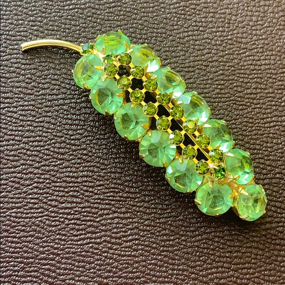 Vintage retro antique leaf brooch pin rhinestone